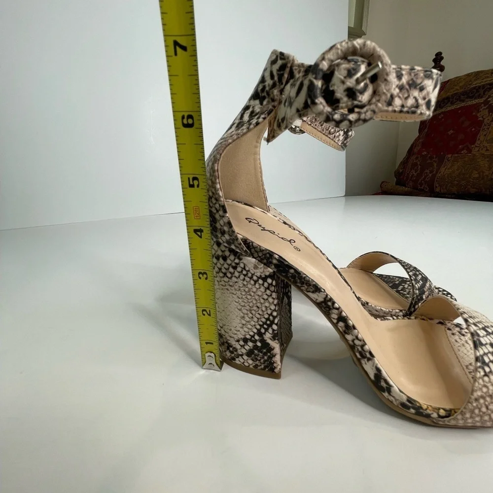 Qupid Stone Snake Ankle Strap Block Heels Sz 7